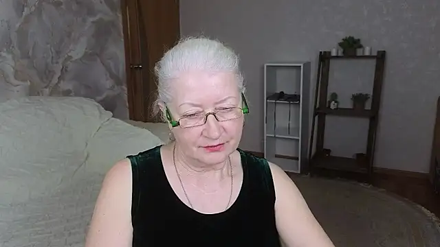 Maya Mayflower online show from March 20, 2025, 3:25 pm