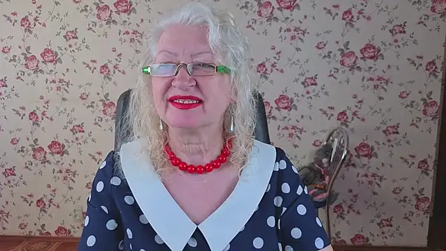 Maya Mayflower online show from April 18, 2026, 3:20 am