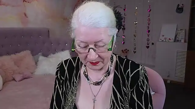 Maya Mayflower online show from March 18, 2025, 12:17 pm
