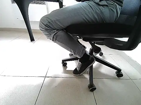 Snapshot of GM51-1988 chatting on September 12, 2025, 1:33 pm GM51-1988 online show from September 12, 2025, 1:33 pm