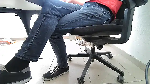 Snapshot of GM51-1988 chatting on September 18, 2025, 1:14 pm GM51-1988 online show from September 18, 2025, 1:14 pm