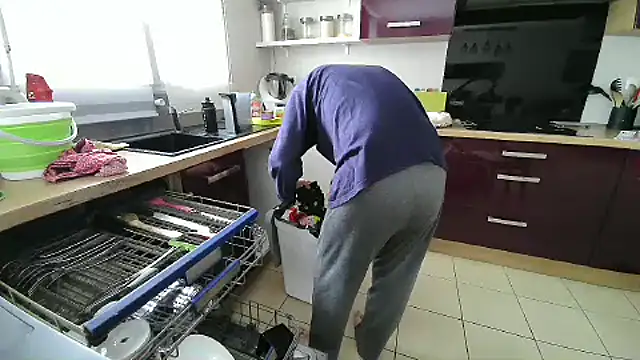 Snapshot of GM51-1988 chatting on October 19, 2025, 8:28 am GM51-1988 online show from October 19, 2025, 8:28 am