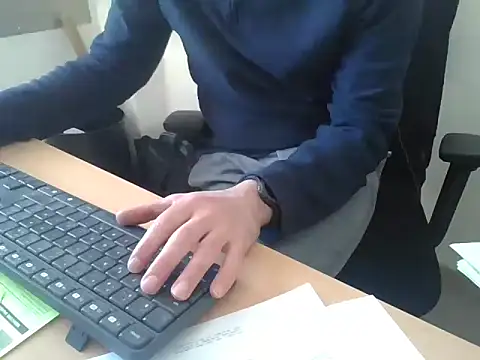 Snapshot of GM51-1988 chatting on March 17, 2025, 3:29 pm GM51-1988 online show from March 17, 2025, 3:29 pm