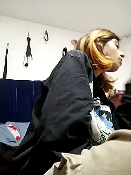 Snapshot of KratosAfroditacs chatting on October 21, 2025, 7:57 pm KratosAfroditacs online show from October 21, 2025, 7:57 pm