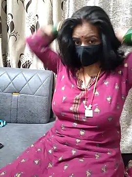 Snapshot of Decant_Ruhi143 chatting on October 14, 2025, 1:39 am Decant Ruhi143 online show from October 14, 2025, 1:39 am