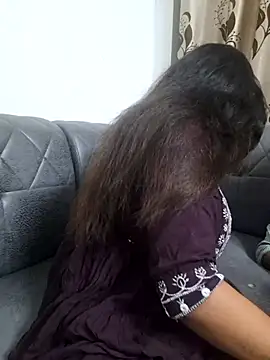 Snapshot of Decant_Ruhi143 chatting on October 22, 2025, 5:23 pm Decant Ruhi143 online show from October 22, 2025, 5:23 pm