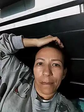 Snapshot of Antonela45 chatting on March 5, 2025, 1:42 am Antonela45 online show from March 5, 2025, 1:42 am