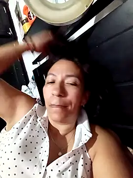 Snapshot of Antonela45 chatting on September 27, 2025, 11:44 pm Antonela45 online show from September 27, 2025, 11:44 pm