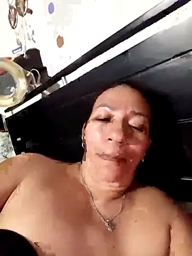 Snapshot of Antonela45 chatting on October 8, 2025, 12:01 am Antonela45 online show from October 8, 2025, 12:01 am