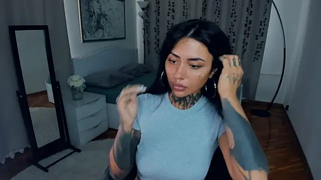 Snapshot of CharimgSabrina chatting on September 27, 2025, 6:19 am CharimgSabrina online show from September 27, 2025, 6:19 am