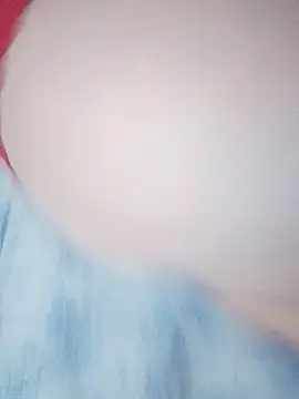 Snapshot of Sandra42 chatting on September 24, 2025, 10:11 am Sandra42 online show from September 24, 2025, 10:11 am