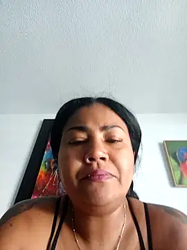 Snapshot of Ariana_Rodriguez chatting on October 21, 2025, 1:10 pm Ariana Rodriguez online show from October 21, 2025, 1:10 pm