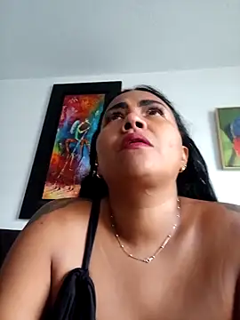 Snapshot of Ariana_Rodriguez chatting on October 29, 2025, 3:00 pm Ariana Rodriguez online show from October 29, 2025, 3:00 pm