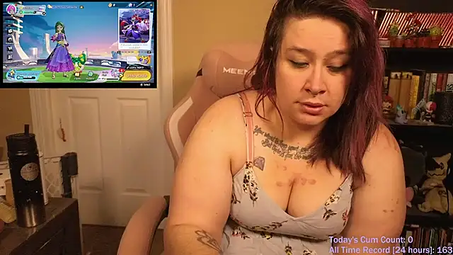 Snapshot of VioletNova chatting on February 24, 2026, 2:07 pm VioletNova online show from February 24, 2026, 2:07 pm