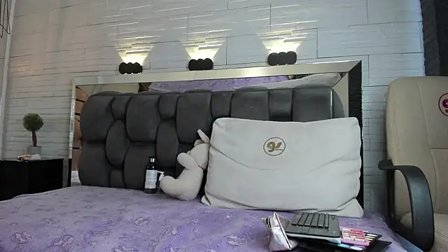 jade heartt online show from November 13, 2025, 6:34 pm