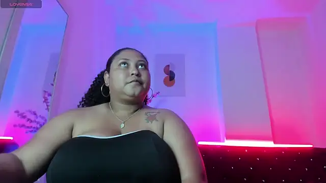 Ayliinn  online show from March 27, 2026, 8:26 am