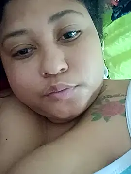 Snapshot of Ayliinn_ chatting on October 29, 2025, 7:40 am Ayliinn online show from October 29, 2025, 7:40 am