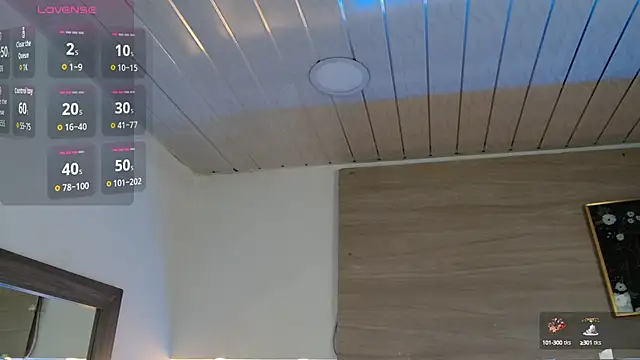 Snapshot of Cristal_Velle chatting on September 20, 2025, 12:32 pm Cristal Velle online show from September 20, 2025, 12:32 pm