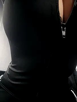 Isabella Varella online show from September 25, 2025, 12:44 pm