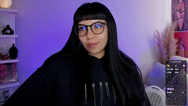 Snapshot of Saraa_Desiree chatting on September 23, 2025, 12:34 pm Saraa Desiree online show from September 23, 2025, 12:34 pm