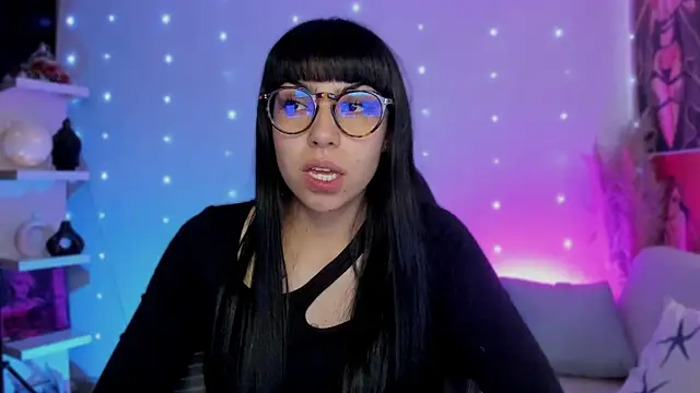 Snapshot of Saraa_Desiree chatting on October 23, 2025, 7:23 pm Saraa Desiree online show from October 23, 2025, 7:23 pm