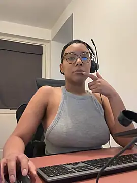 Snapshot of Melia_Rayne chatting on February 24, 2026, 10:49 am Melia Rayne online show from February 24, 2026, 10:49 am