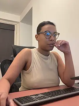 Melia Rayne online show from April 2, 2026, 10:22 am