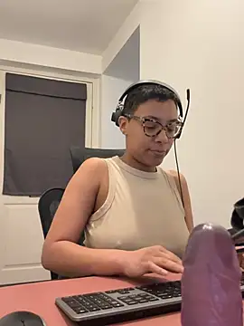 Melia Rayne online show from March 5, 2026, 10:45 am