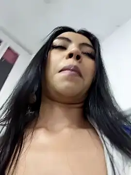 Snapshot of Devil_AliceXo chatting on October 2, 2025, 9:18 pm Devil AliceXo online show from October 2, 2025, 9:18 pm