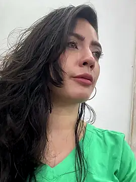 isabella winkler online show from September 30, 2025, 2:45 pm