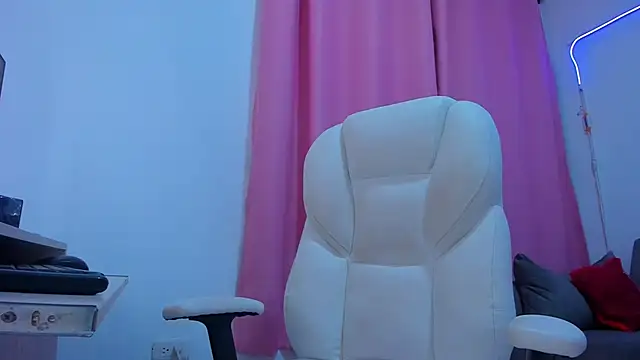 gaaby foxx online show from October 4, 2025, 1:56 pm