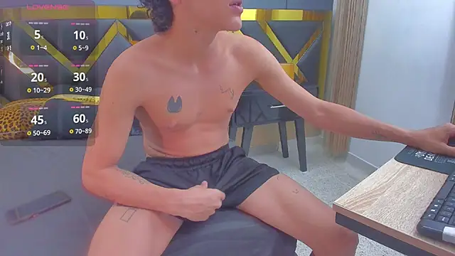 Snapshot of glamandfoxxy chatting on March 20, 2025, 11:05 am glamandfoxxy online show from March 20, 2025, 11:05 am