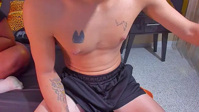 Snapshot of glamandfoxxy chatting on March 14, 2025, 7:01 pm glamandfoxxy online show from March 14, 2025, 7:01 pm