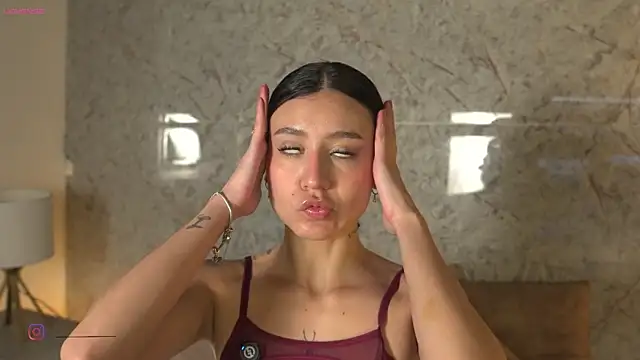 Snapshot of alison222_ chatting on February 14, 2026, 12:27 pm alison222 online show from February 14, 2026, 12:27 pm