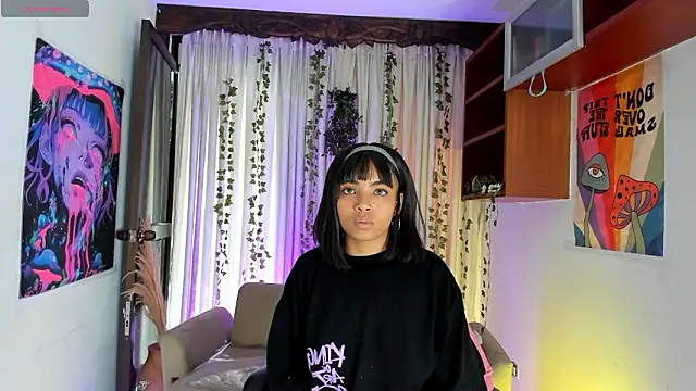 SarahLynn7 online show from February 2, 2026, 10:20 pm