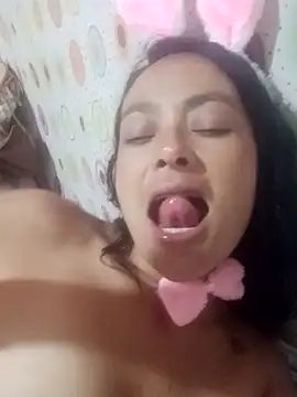 Snapshot of sarayulith chatting on October 3, 2025, 1:20 am sarayulith online show from October 3, 2025, 1:20 am