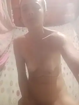 Snapshot of sarayulith chatting on November 1, 2025, 12:28 am sarayulith online show from November 1, 2025, 12:28 am