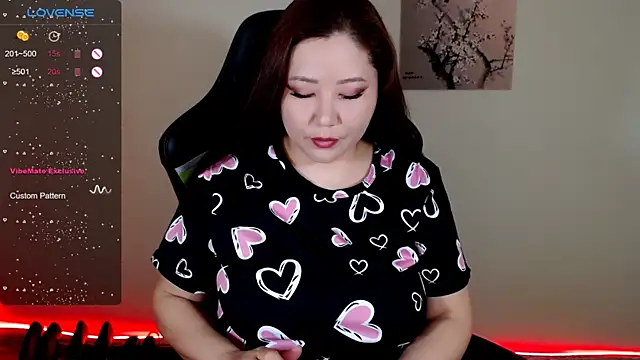 LisaAsianFlower online show from April 17, 2026, 3:31 am