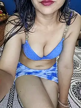 Cute-Zarina online show from October 4, 2025, 5:47 pm