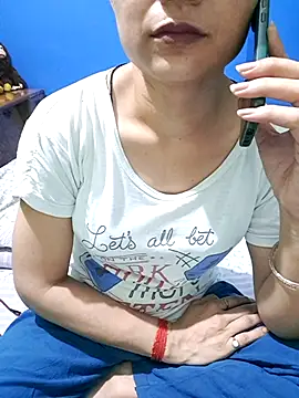 Cute-Zarina online show from September 28, 2025, 5:42 pm