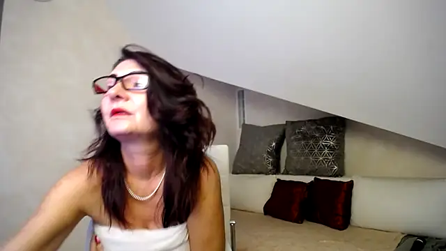 Snapshot of Kathylovexxx chatting on October 12, 2025, 2:46 am Kathylovexxx online show from October 12, 2025, 2:46 am