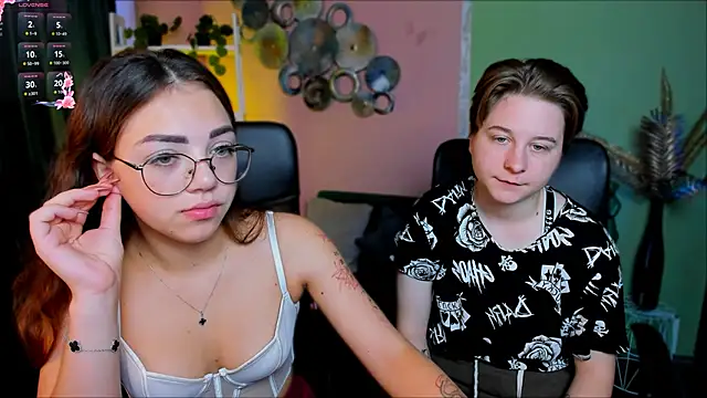 Snapshot of kiki_swan chatting on October 4, 2025, 5:53 am kiki swan online show from October 4, 2025, 5:53 am