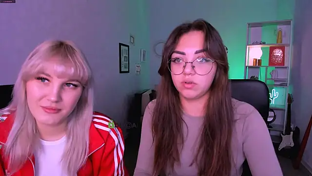 kiki swan online show from December 15, 2025, 6:52 am