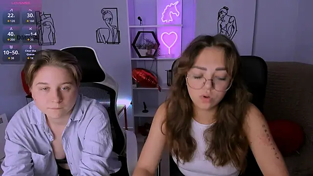 Snapshot of kiki_swan chatting on October 10, 2025, 10:16 am kiki swan online show from October 10, 2025, 10:16 am