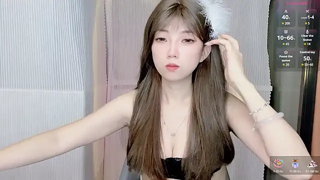 Evelyn-168 online show from November 12, 2025, 12:42 pm