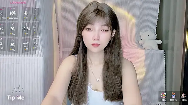 Evelyn-168 online show from October 2, 2025, 1:58 pm