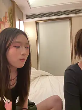 Snapshot of TOP_yoyo chatting on February 5, 2026, 12:12 pm TOP yoyo online show from February 5, 2026, 12:12 pm