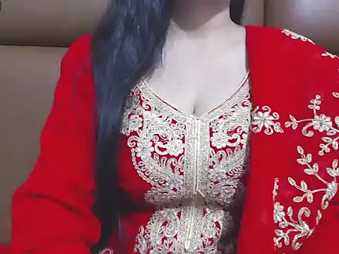 Snapshot of RealNaina chatting on October 21, 2025, 5:34 pm RealNaina online show from October 21, 2025, 5:34 pm