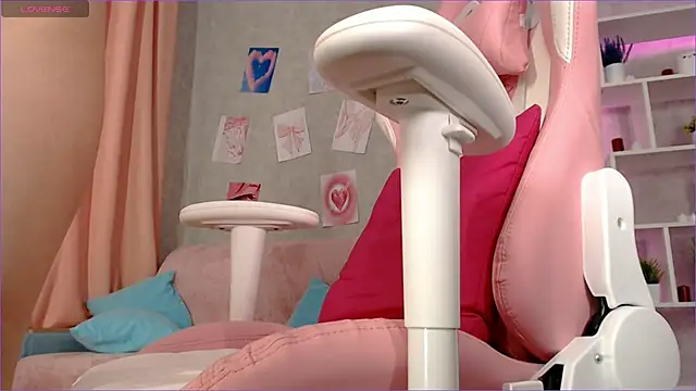 Snapshot of Cassie_Scott chatting on March 14, 2025, 6:21 am Cassie Scott online show from March 14, 2025, 6:21 am