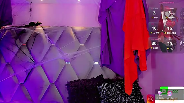 Snapshot of Nina_Keyli chatting on October 21, 2025, 7:24 pm Nina Keyli online show from October 21, 2025, 7:24 pm